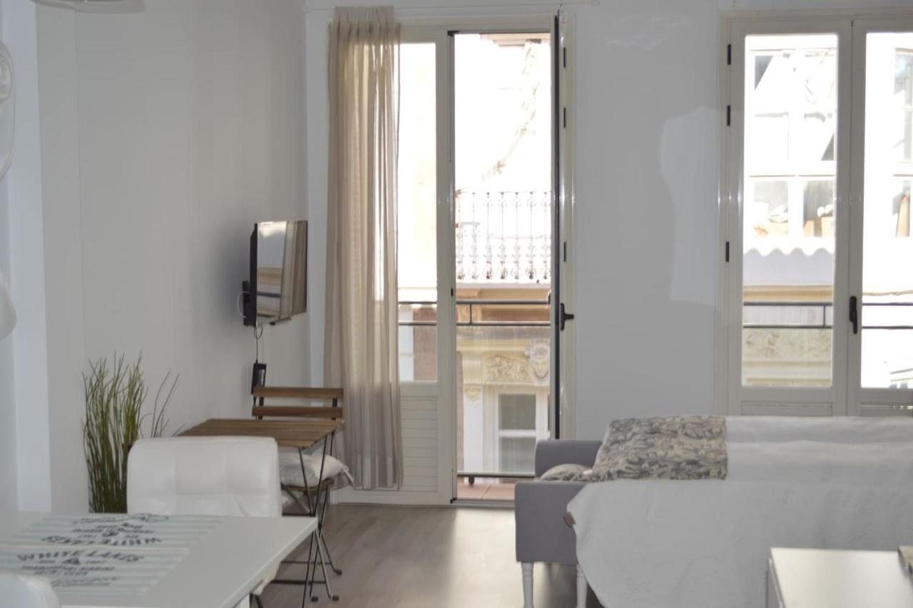 Modern Studio Flat Close To Plaza Merced Málaga Eksteriør billede